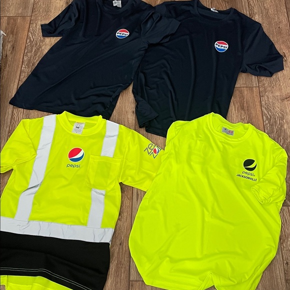 Lot of 4 Pepsi T-shirt Men Size S-L